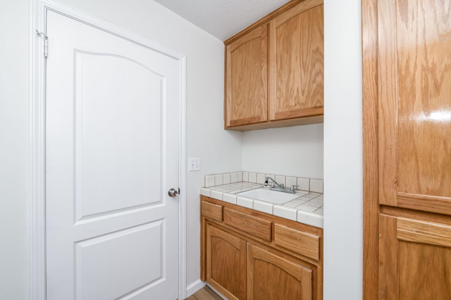 6342 N Selland Ave, Fresno, CA 93711
