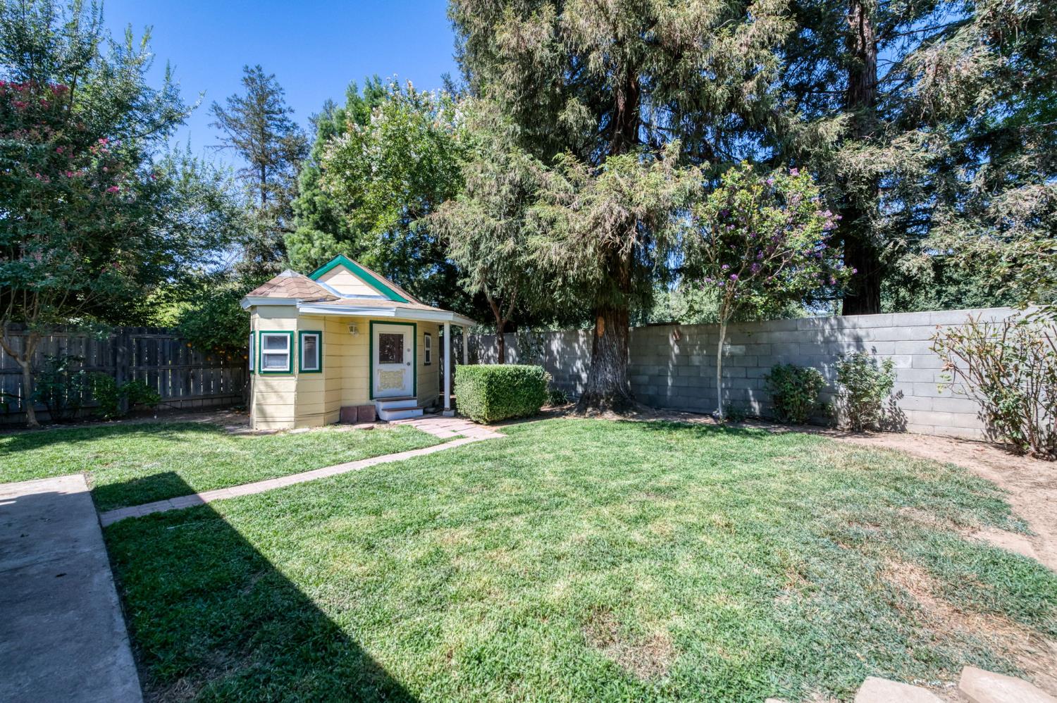 6342 N Selland Ave, Fresno, CA 93711
