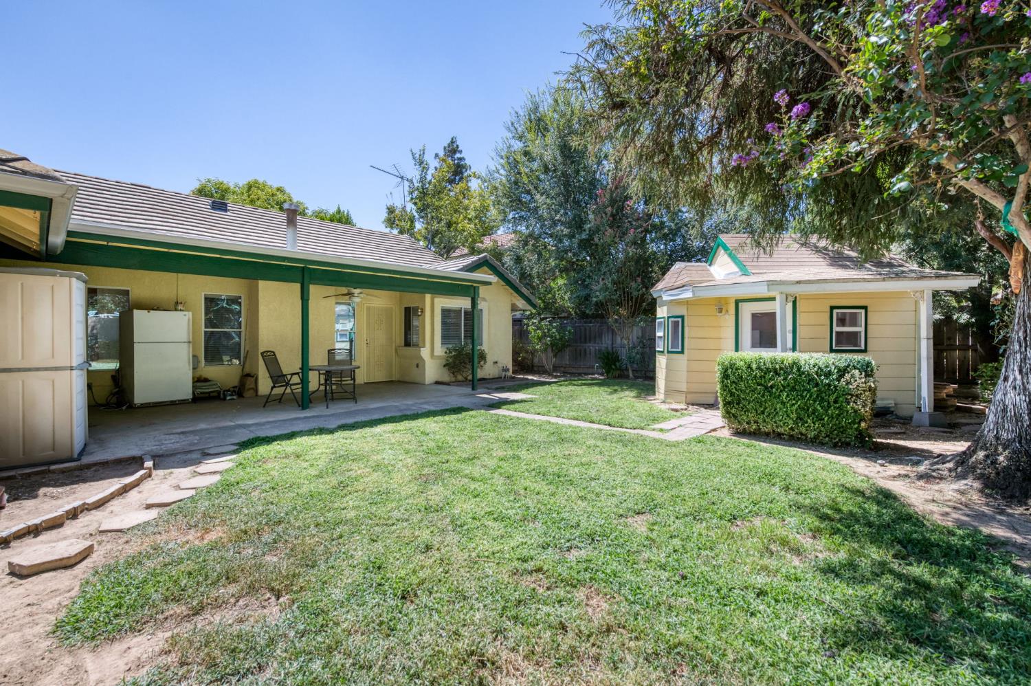 6342 N Selland Ave, Fresno, CA 93711