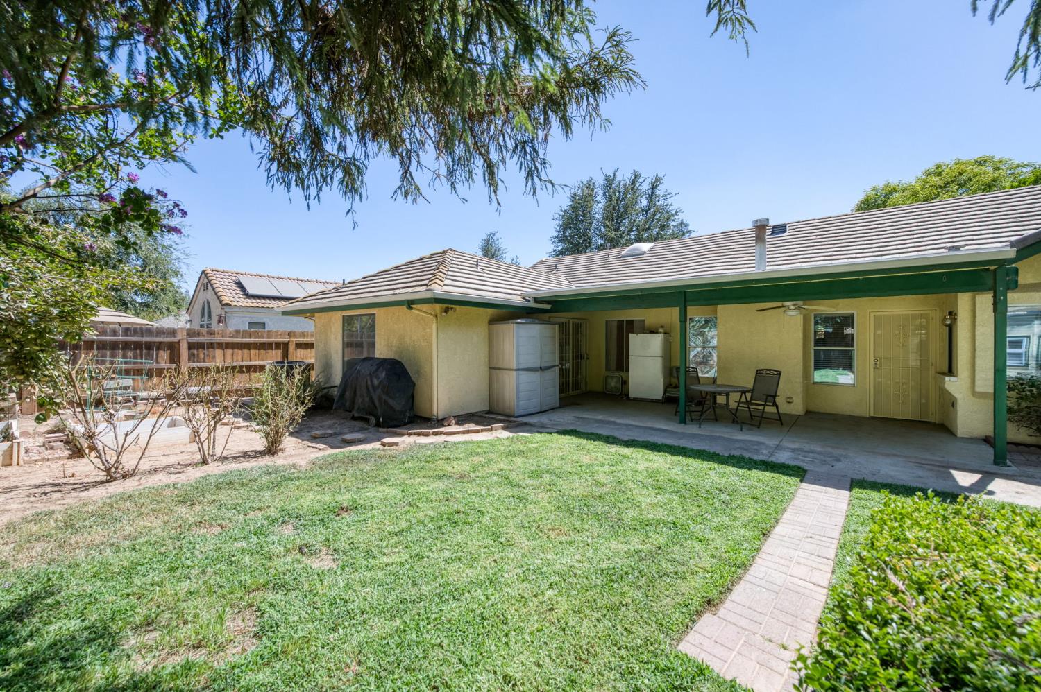 6342 N Selland Ave, Fresno, CA 93711