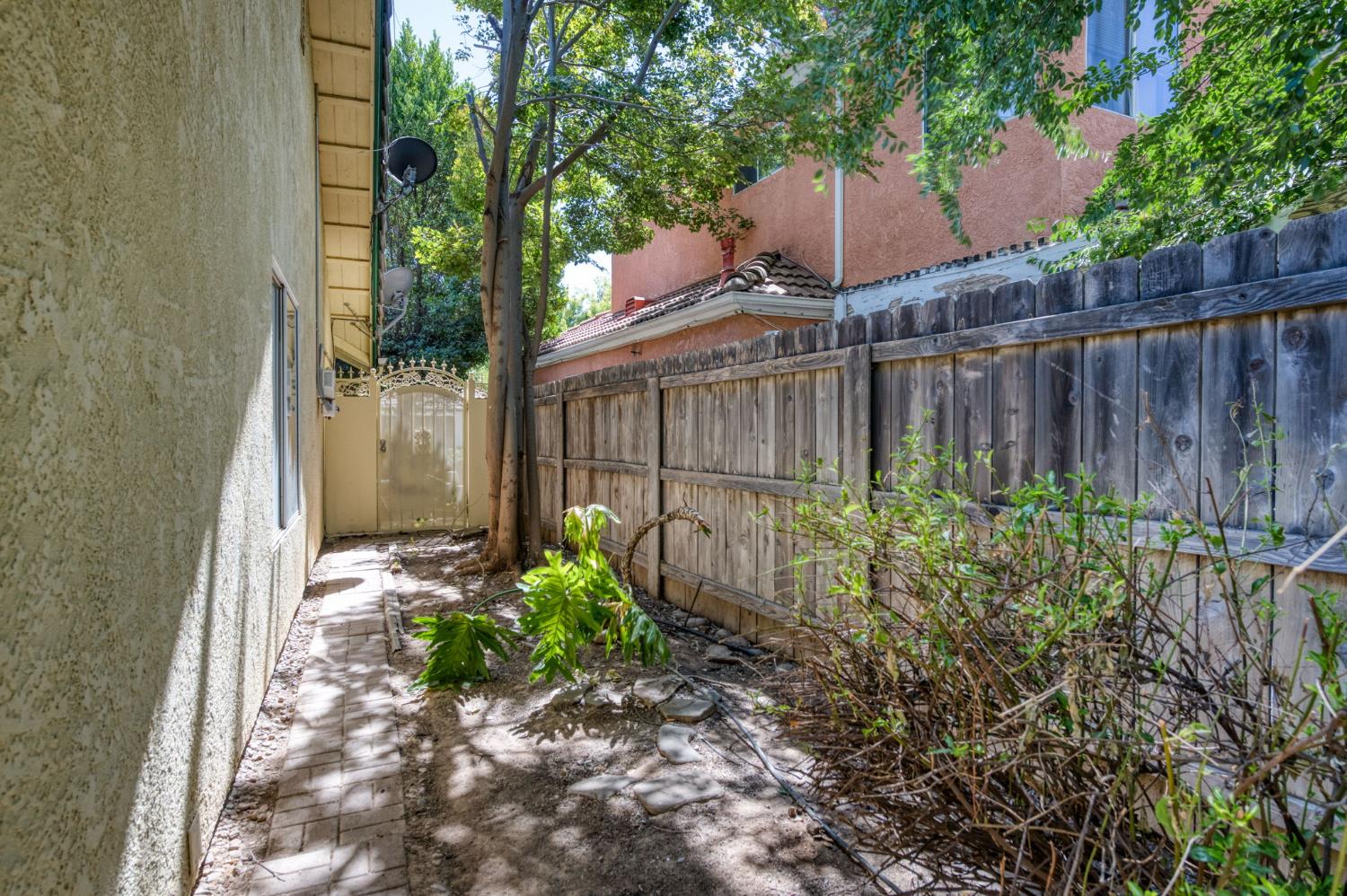 6342 N Selland Ave, Fresno, CA 93711