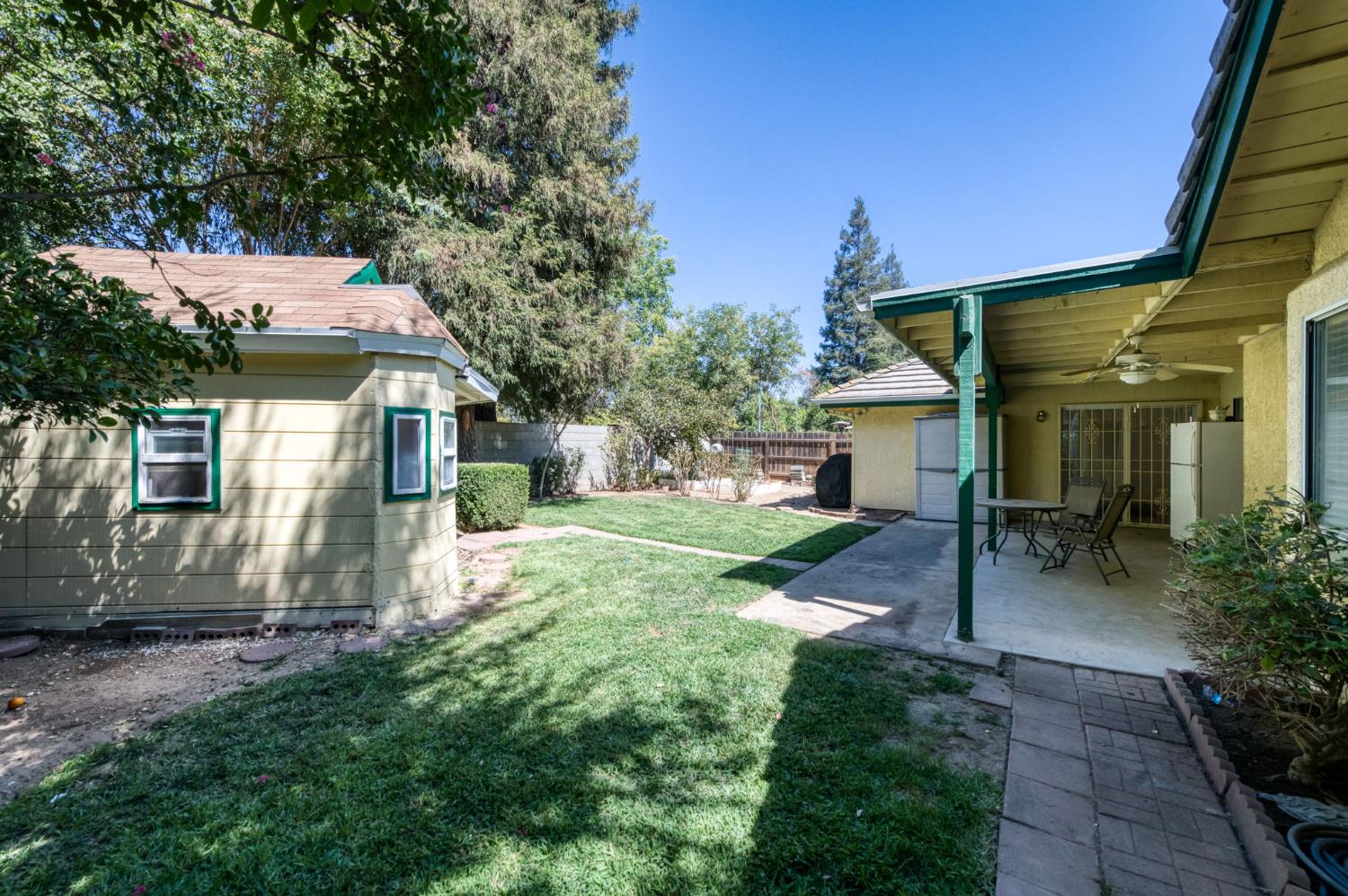 6342 N Selland Ave, Fresno, CA 93711