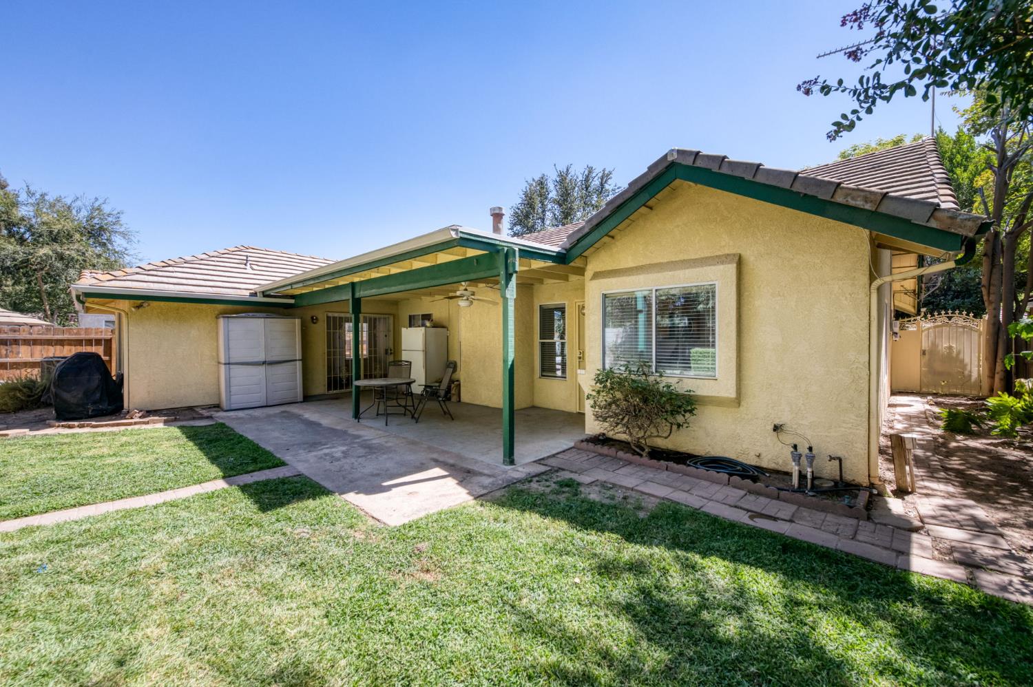 6342 N Selland Ave, Fresno, CA 93711