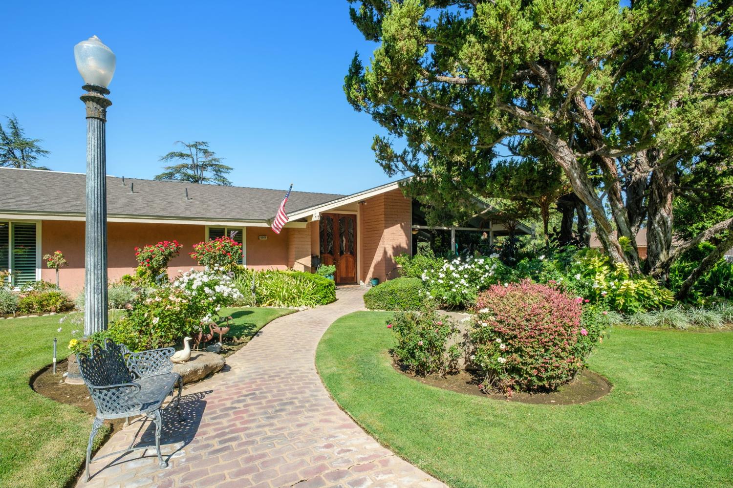 5283 N Pleasant Ave, Fresno, CA 93711