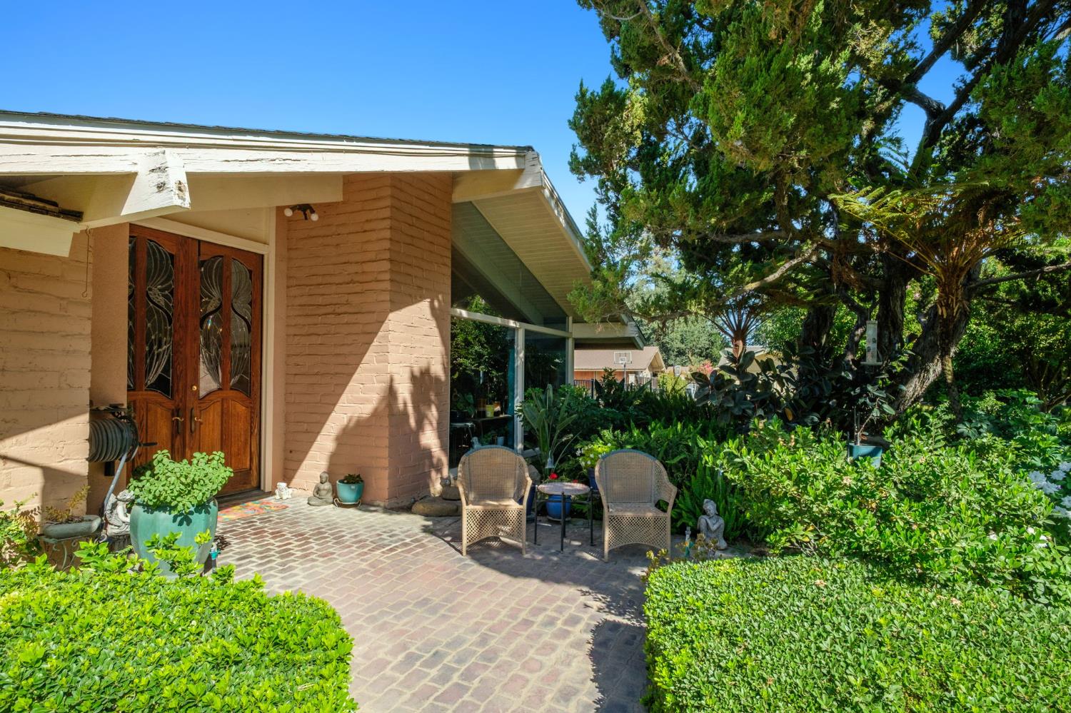 5283 N Pleasant Ave, Fresno, CA 93711