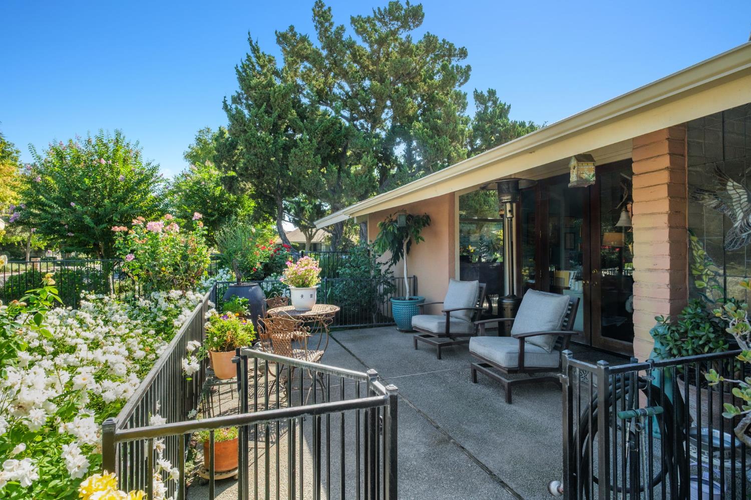 5283 N Pleasant Ave, Fresno, CA 93711