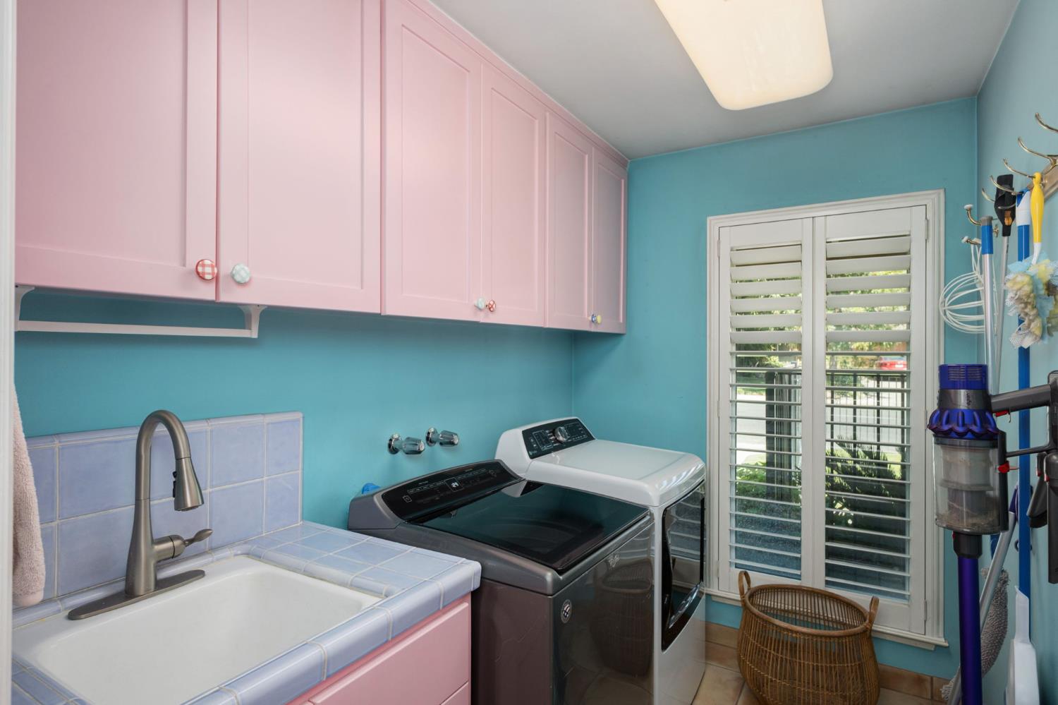 5283 N Pleasant Ave, Fresno, CA 93711