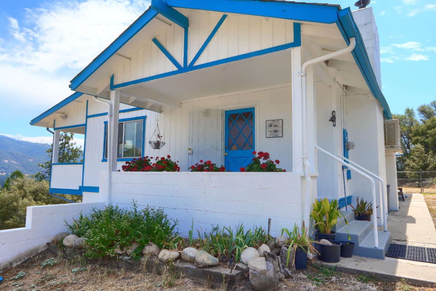 5767 Meadow Ln, Mariposa, CA 95338