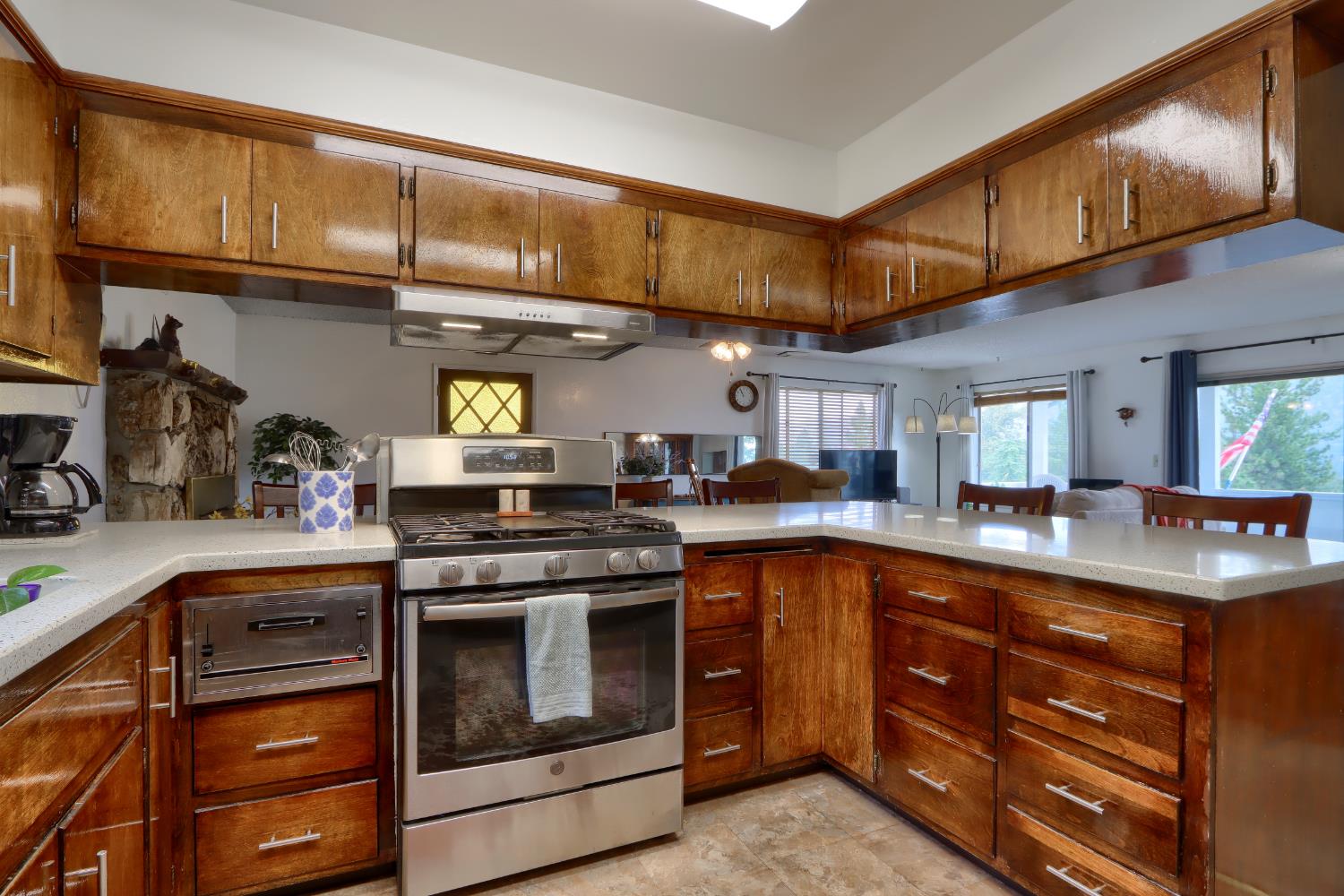 5767 Meadow Ln, Mariposa, CA 95338