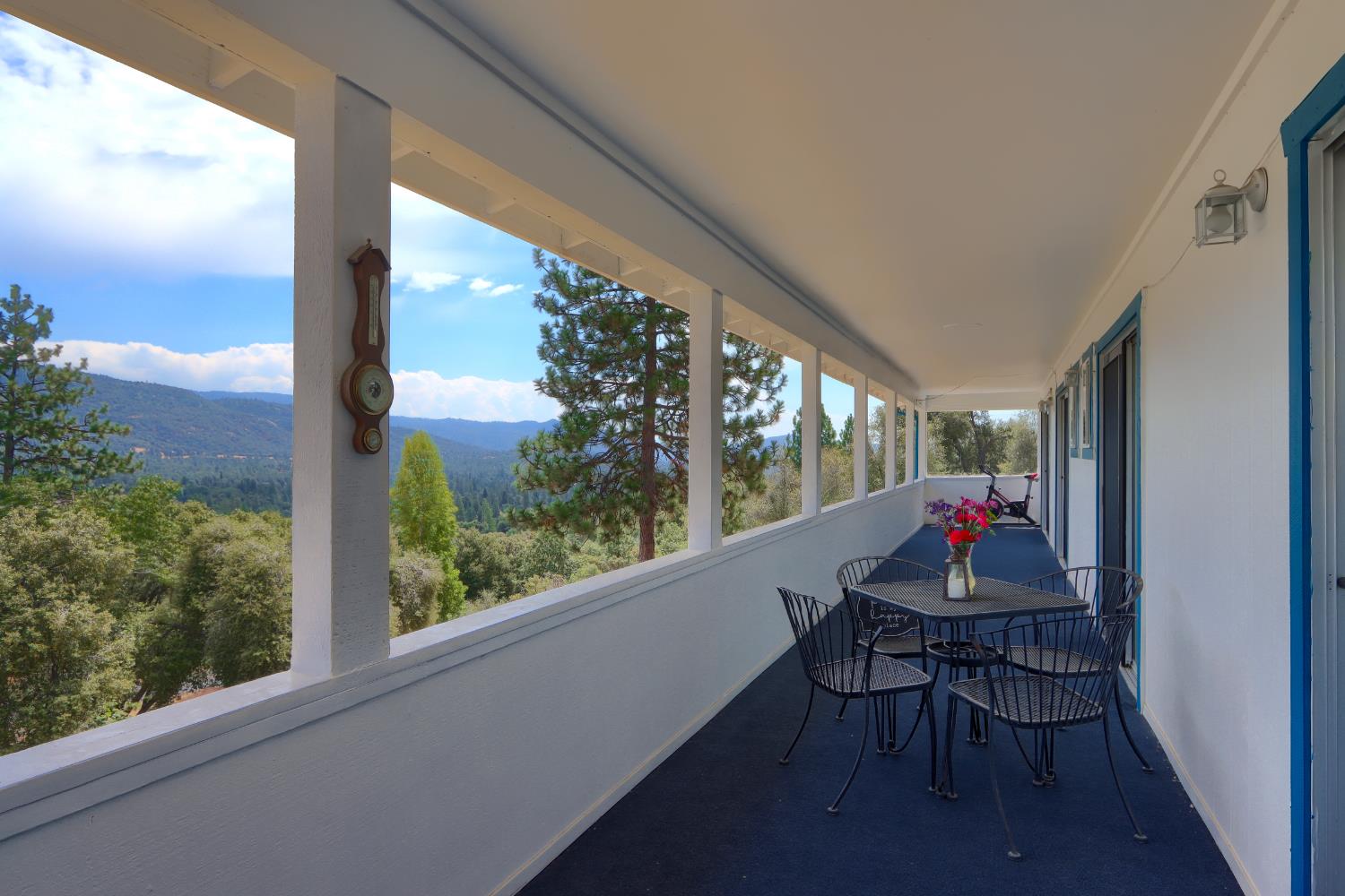 5767 Meadow Ln, Mariposa, CA 95338