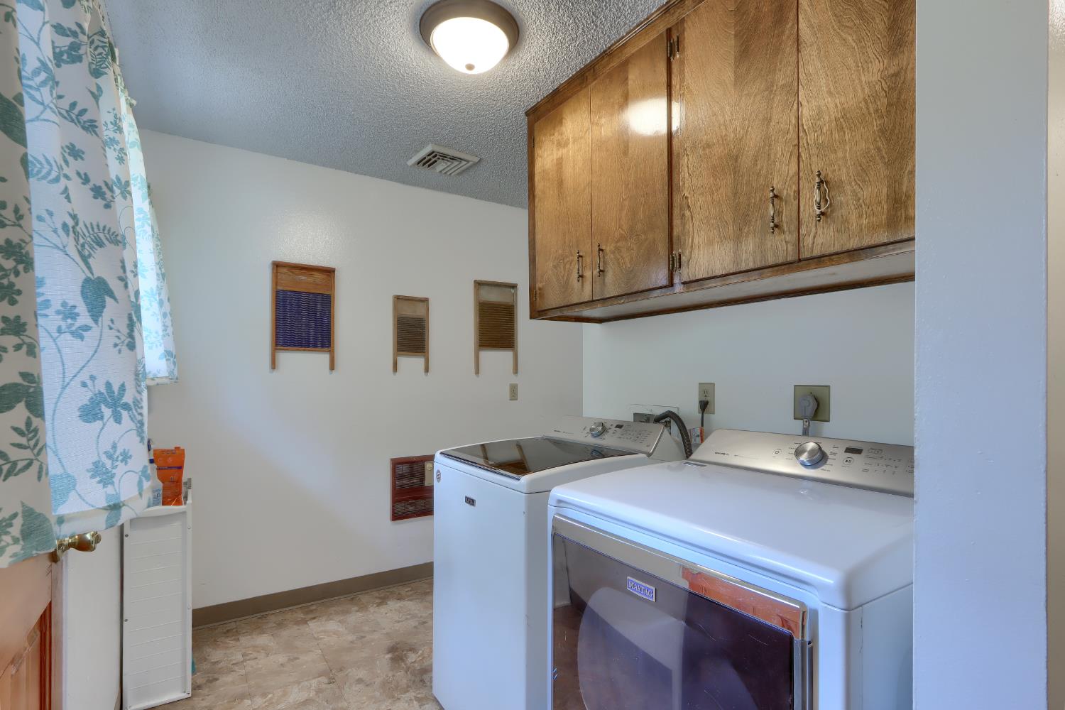 5767 Meadow Ln, Mariposa, CA 95338