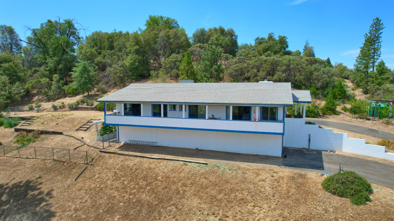 5767 Meadow Ln, Mariposa, CA 95338