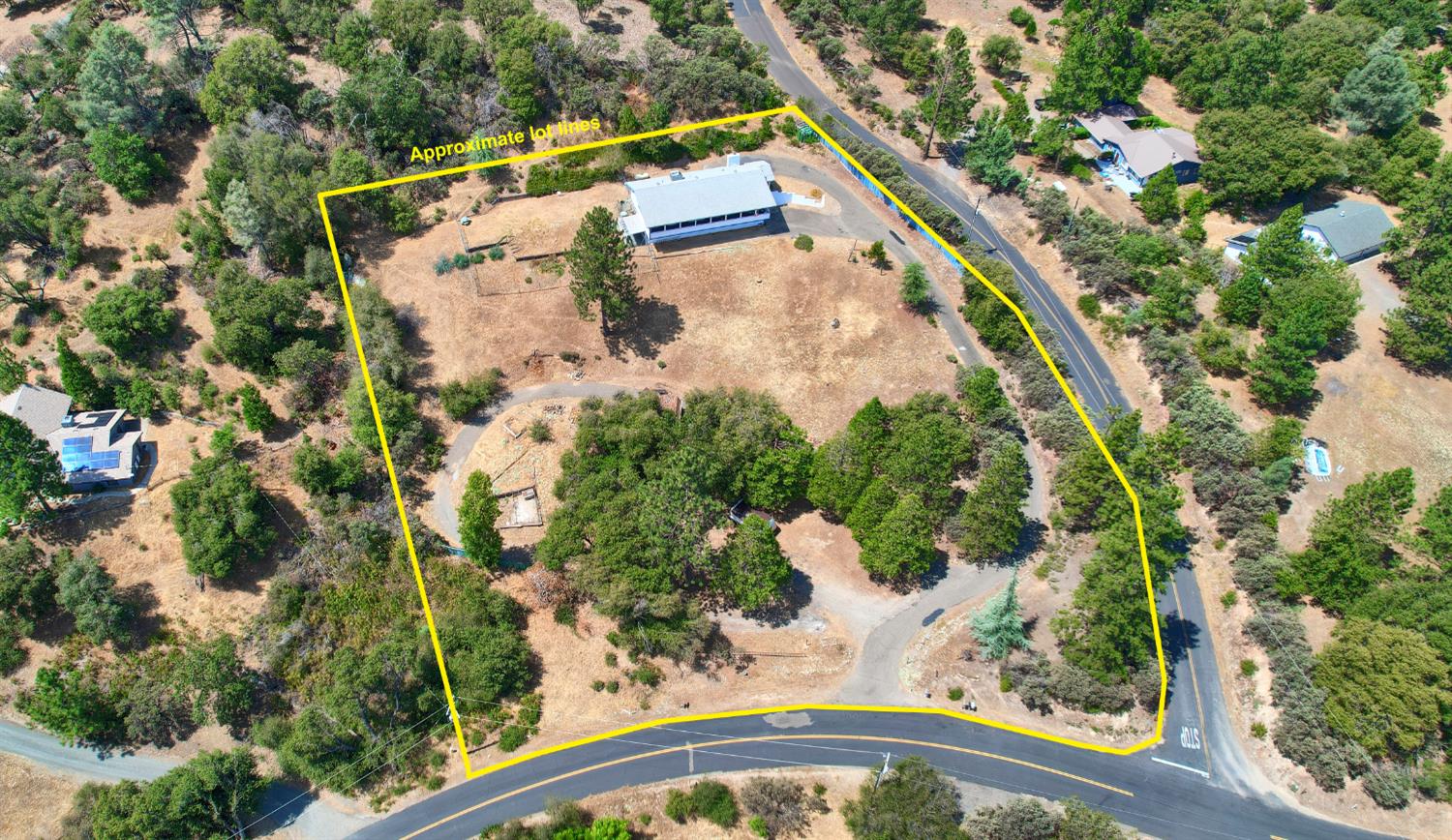 5767 Meadow Ln, Mariposa, CA 95338