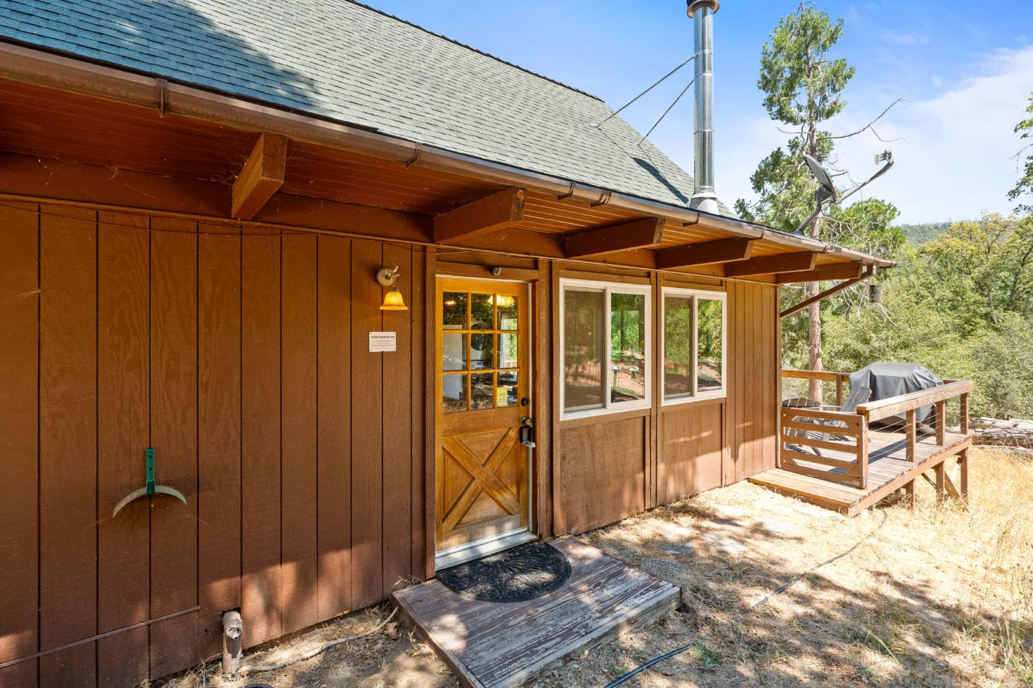5570 Grayling Rd, Mariposa, CA 95338