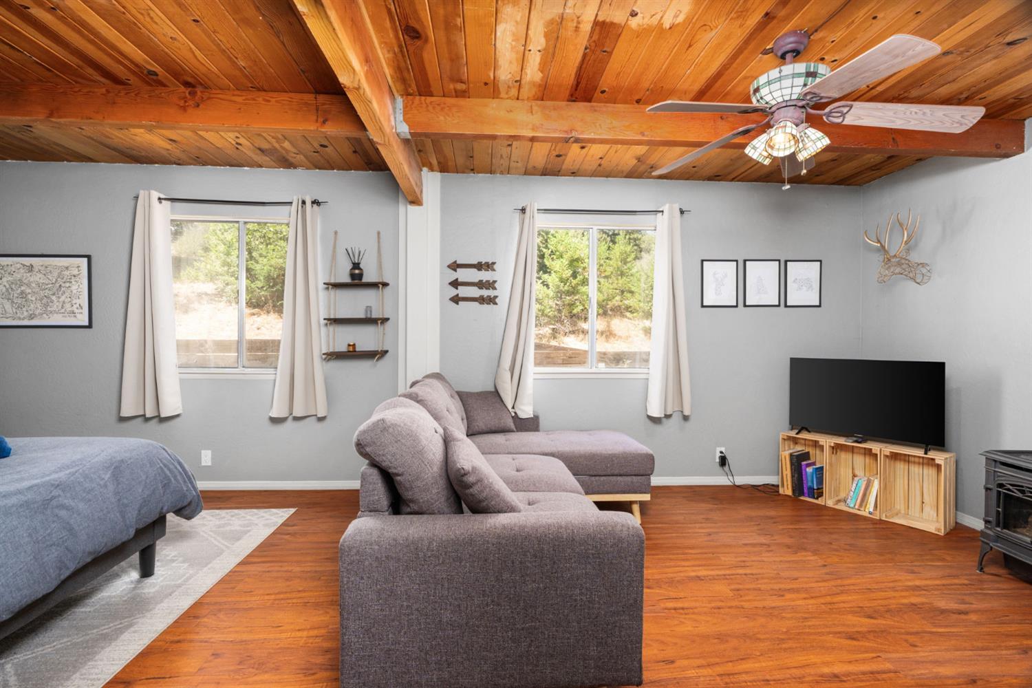 5570 Grayling Rd, Mariposa, CA 95338