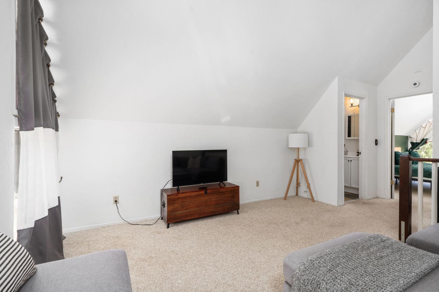 5570 Grayling Rd, Mariposa, CA 95338