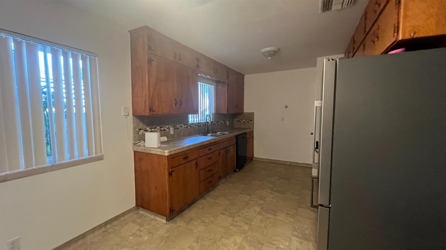 4045 N Millbrook Ave, Fresno, CA 93726
