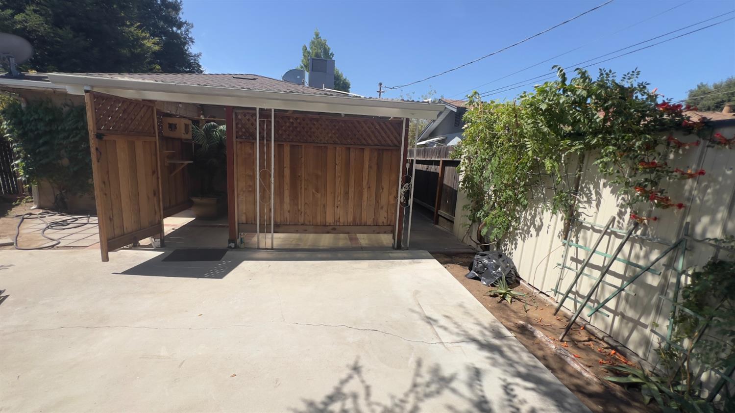 4045 N Millbrook Ave, Fresno, CA 93726