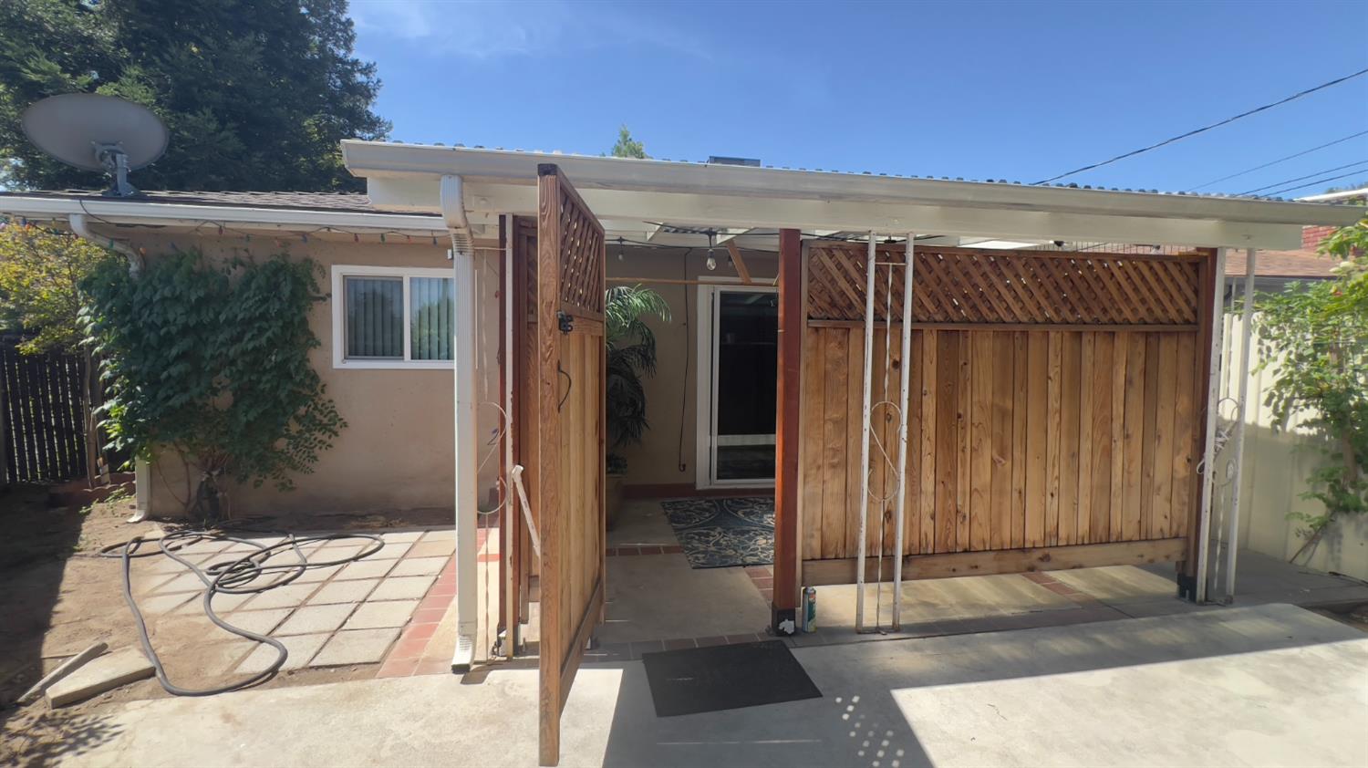 4045 N Millbrook Ave, Fresno, CA 93726