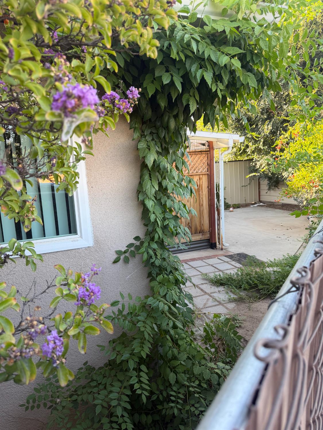 4045 N Millbrook Ave, Fresno, CA 93726