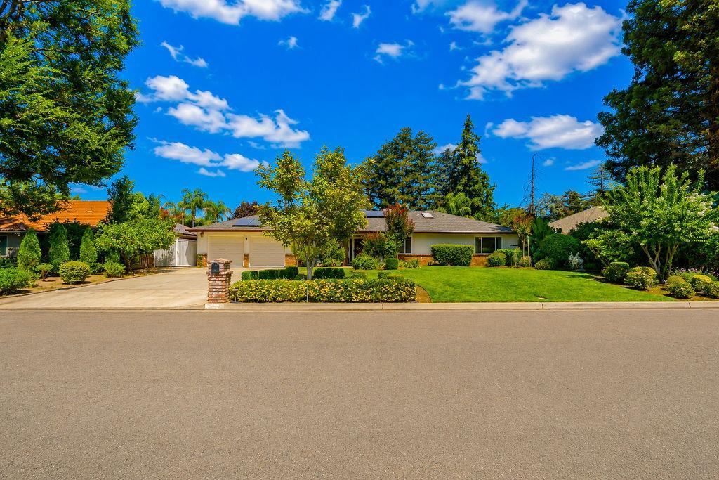 6308 N Lead Ave, Fresno, CA 93711