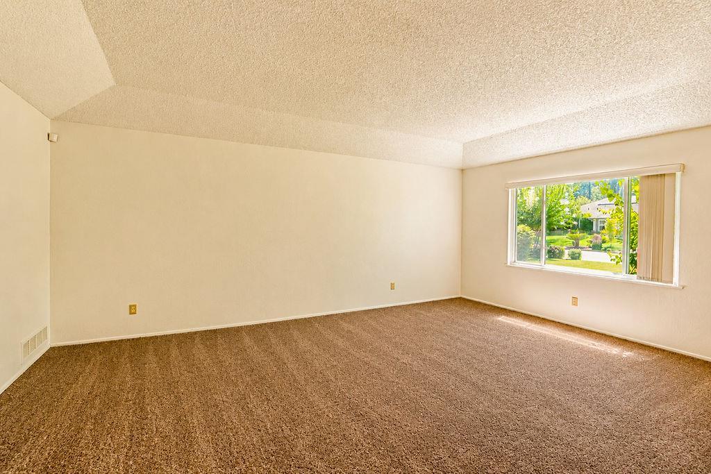 6308 N Lead Ave, Fresno, CA 93711