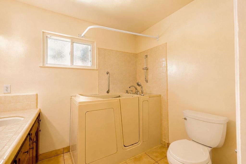 6308 N Lead Ave, Fresno, CA 93711