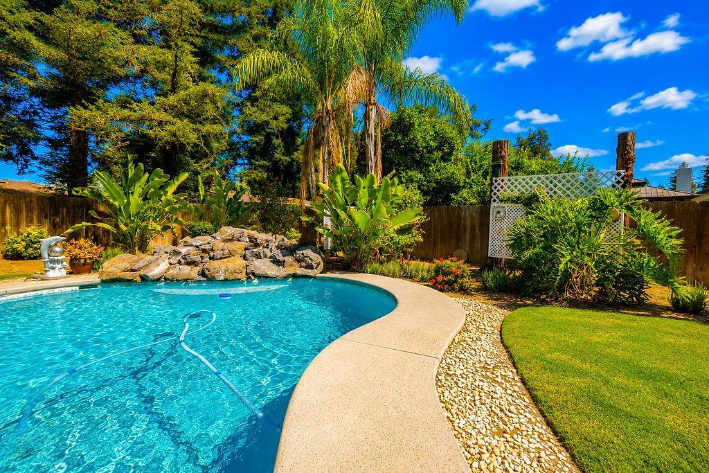 6308 N Lead Ave, Fresno, CA 93711