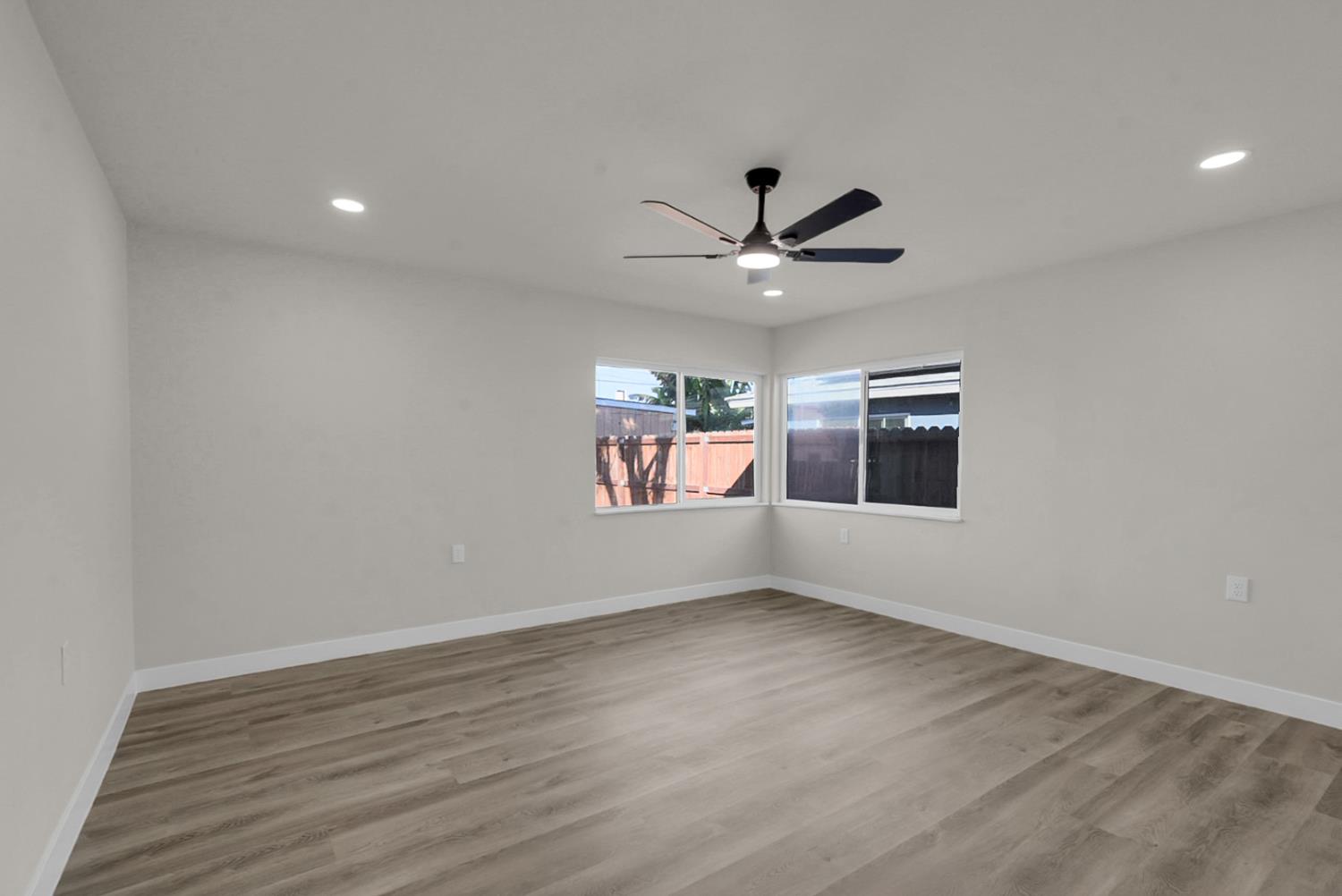 1338 P St, Firebaugh, CA 93622