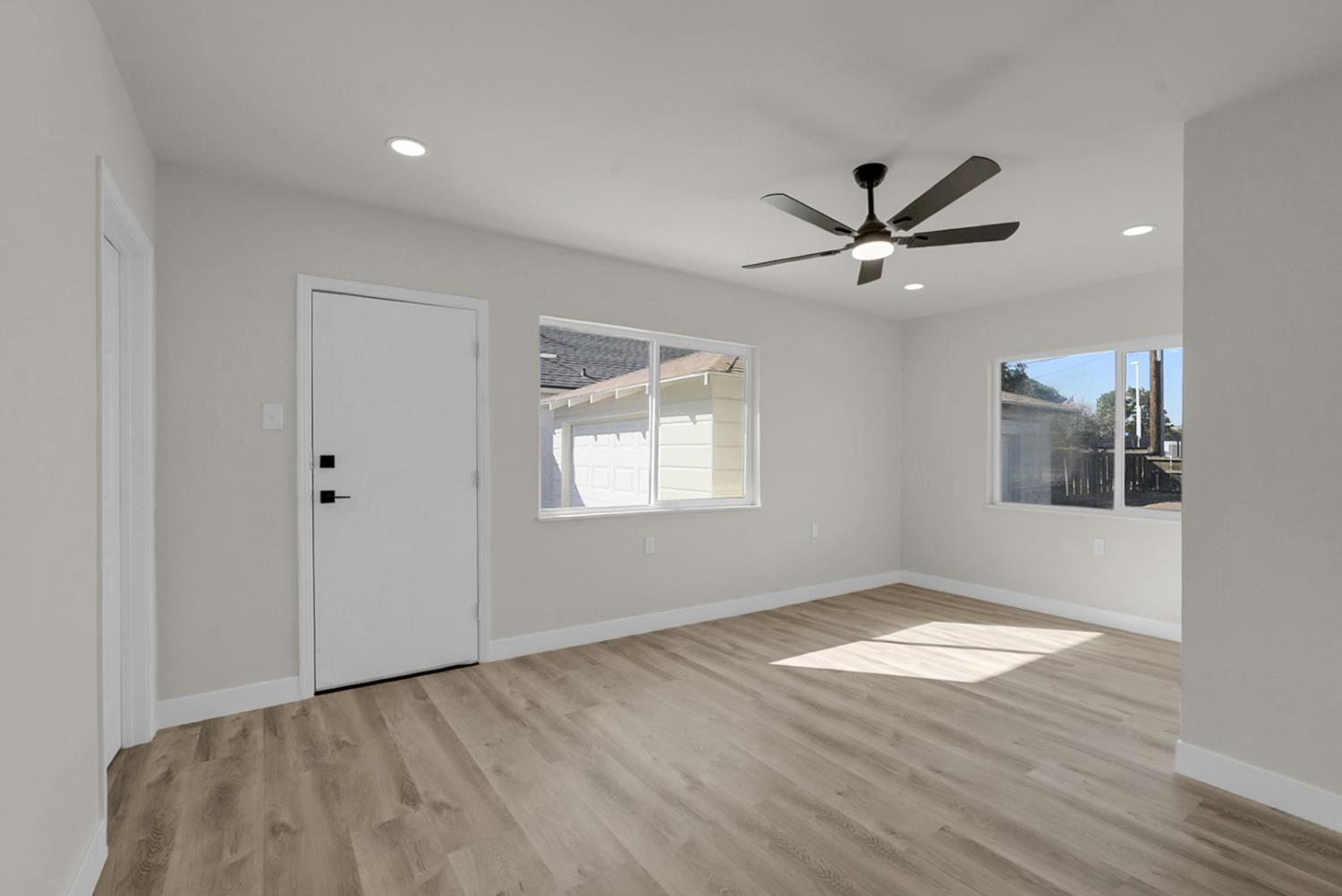 1338 P St, Firebaugh, CA 93622