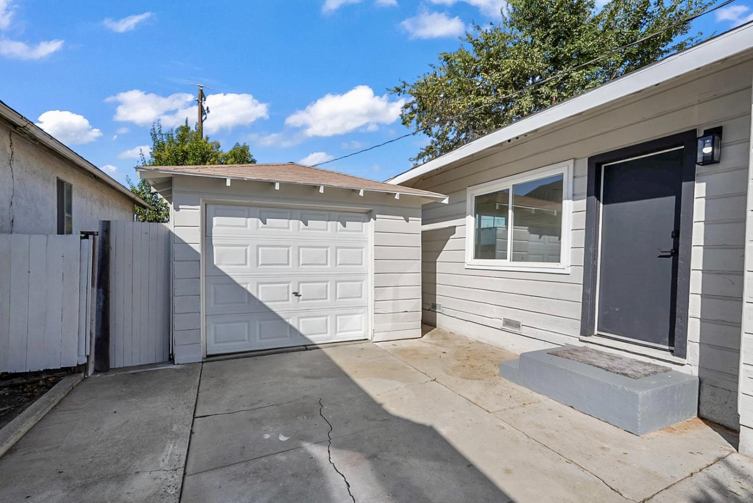 1338 P St, Firebaugh, CA 93622