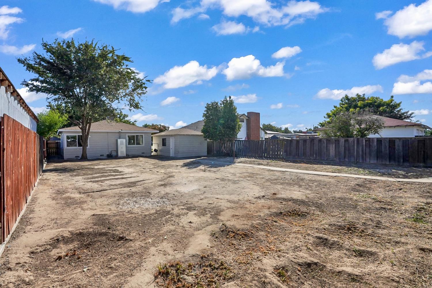 1338 P St, Firebaugh, CA 93622