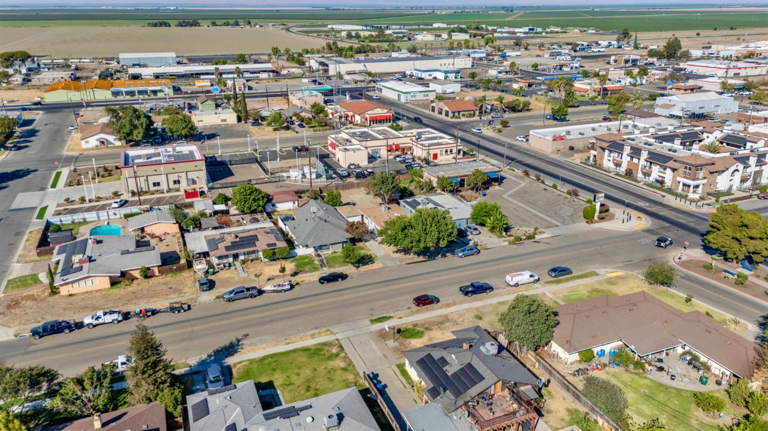 1338 P St, Firebaugh, CA 93622