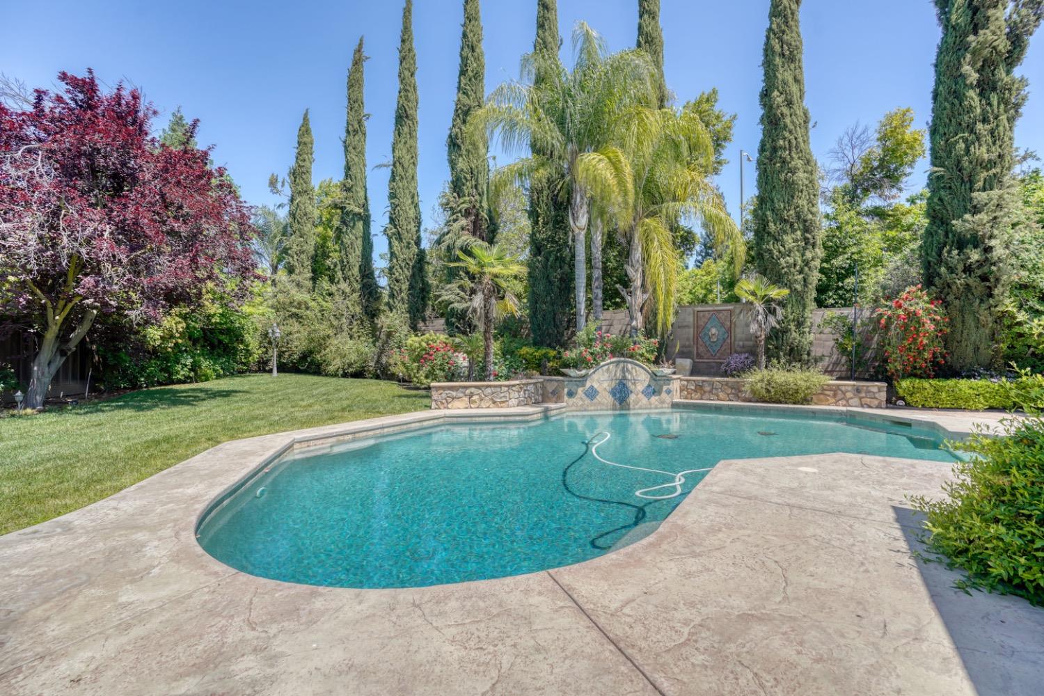 1165 N Fairfax Ave, Clovis, CA 93611