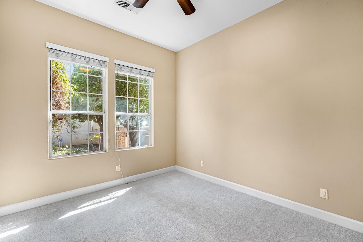 1165 N Fairfax Ave, Clovis, CA 93611