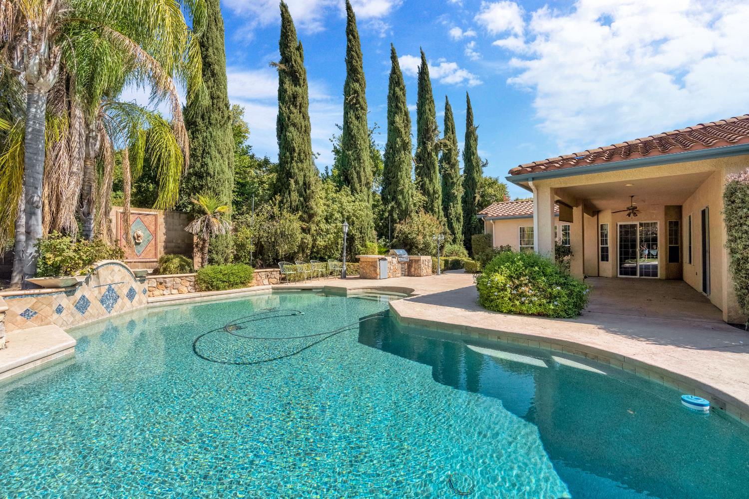 1165 N Fairfax Ave, Clovis, CA 93611