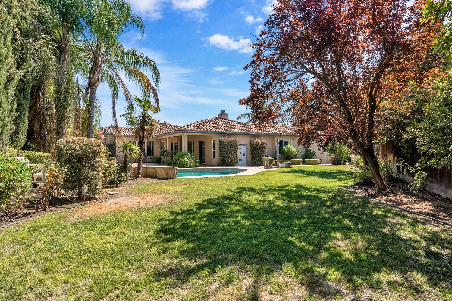 1165 N Fairfax Ave, Clovis, CA 93611