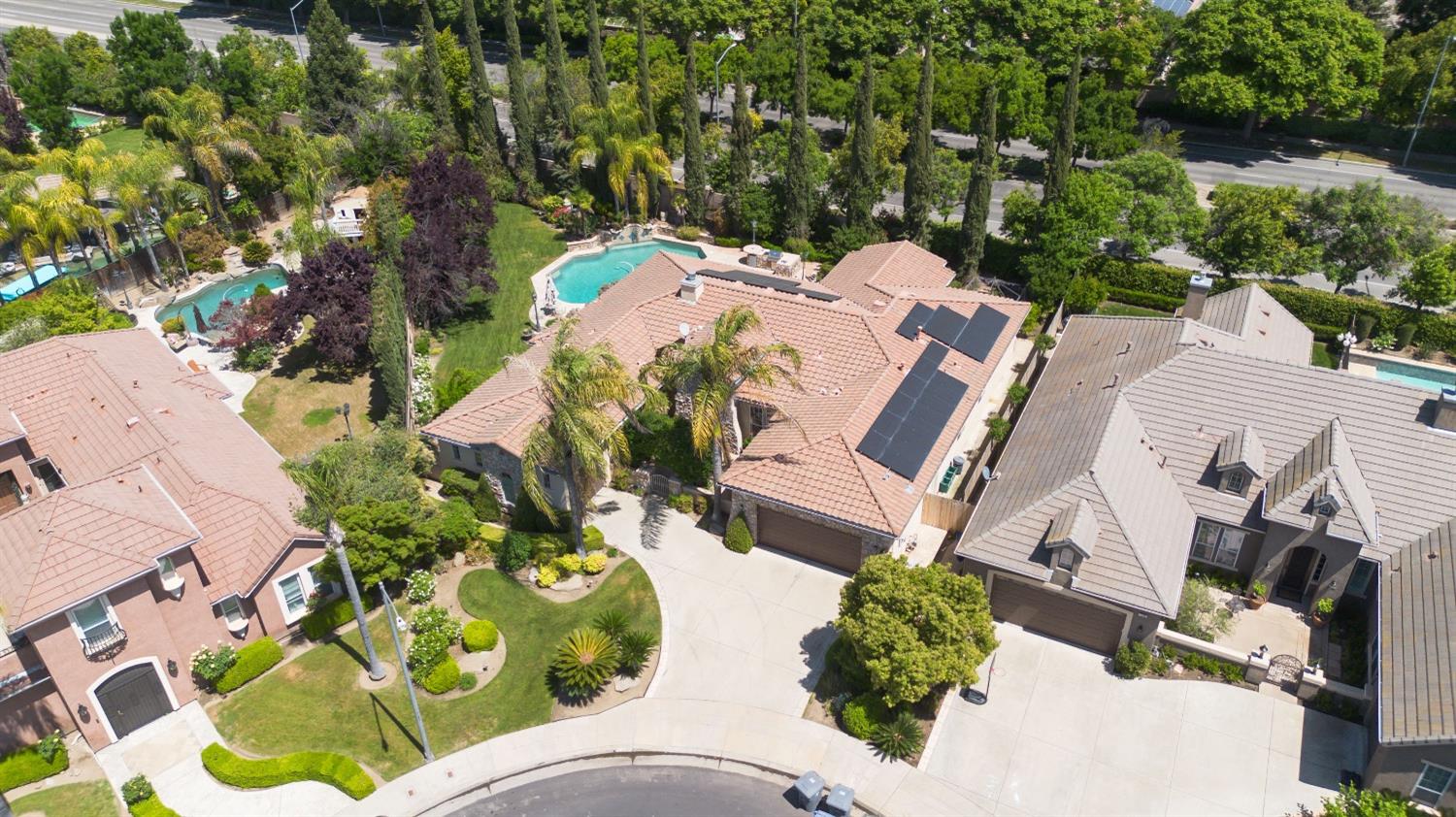 1165 N Fairfax Ave, Clovis, CA 93611