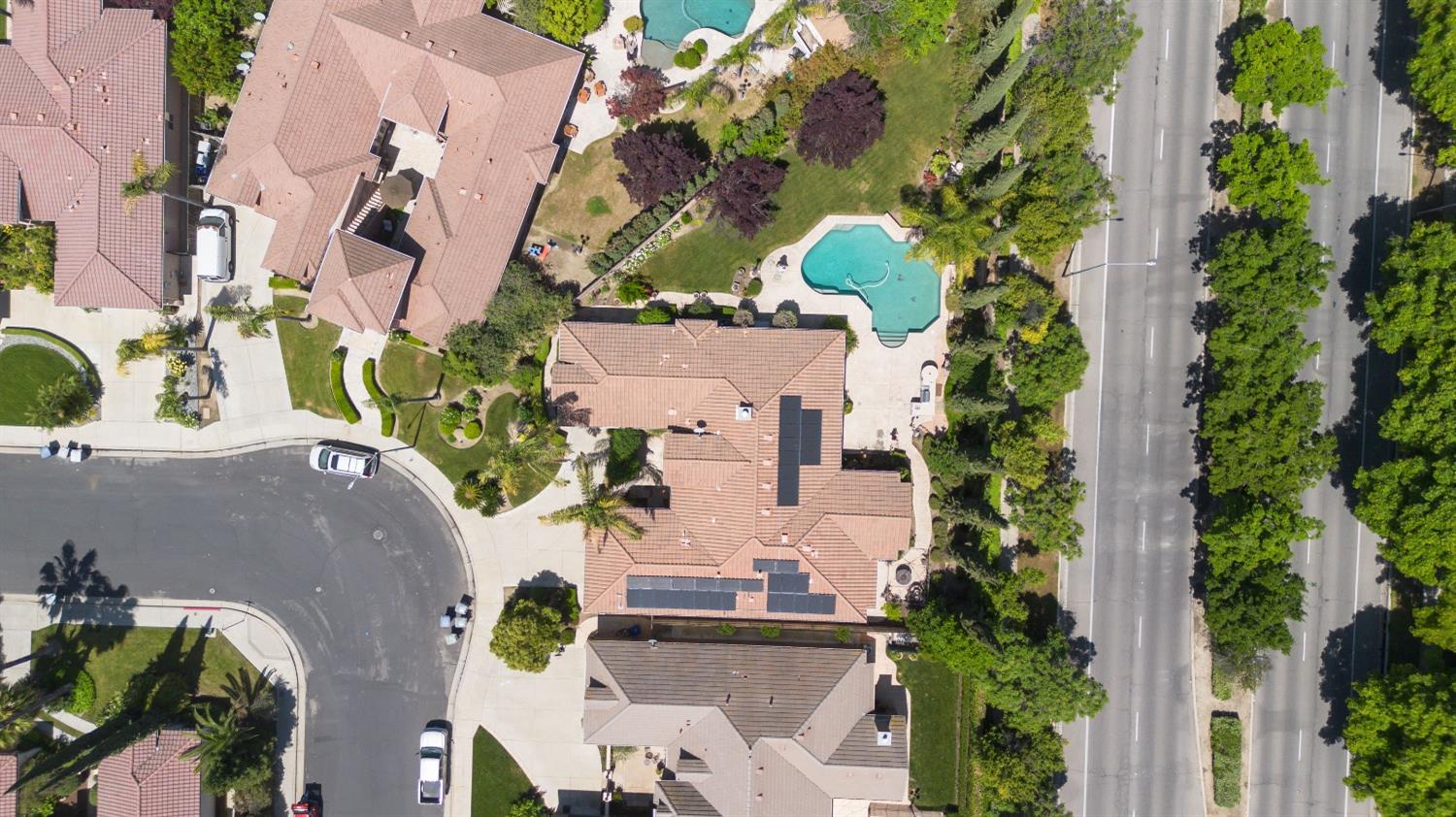 1165 N Fairfax Ave, Clovis, CA 93611