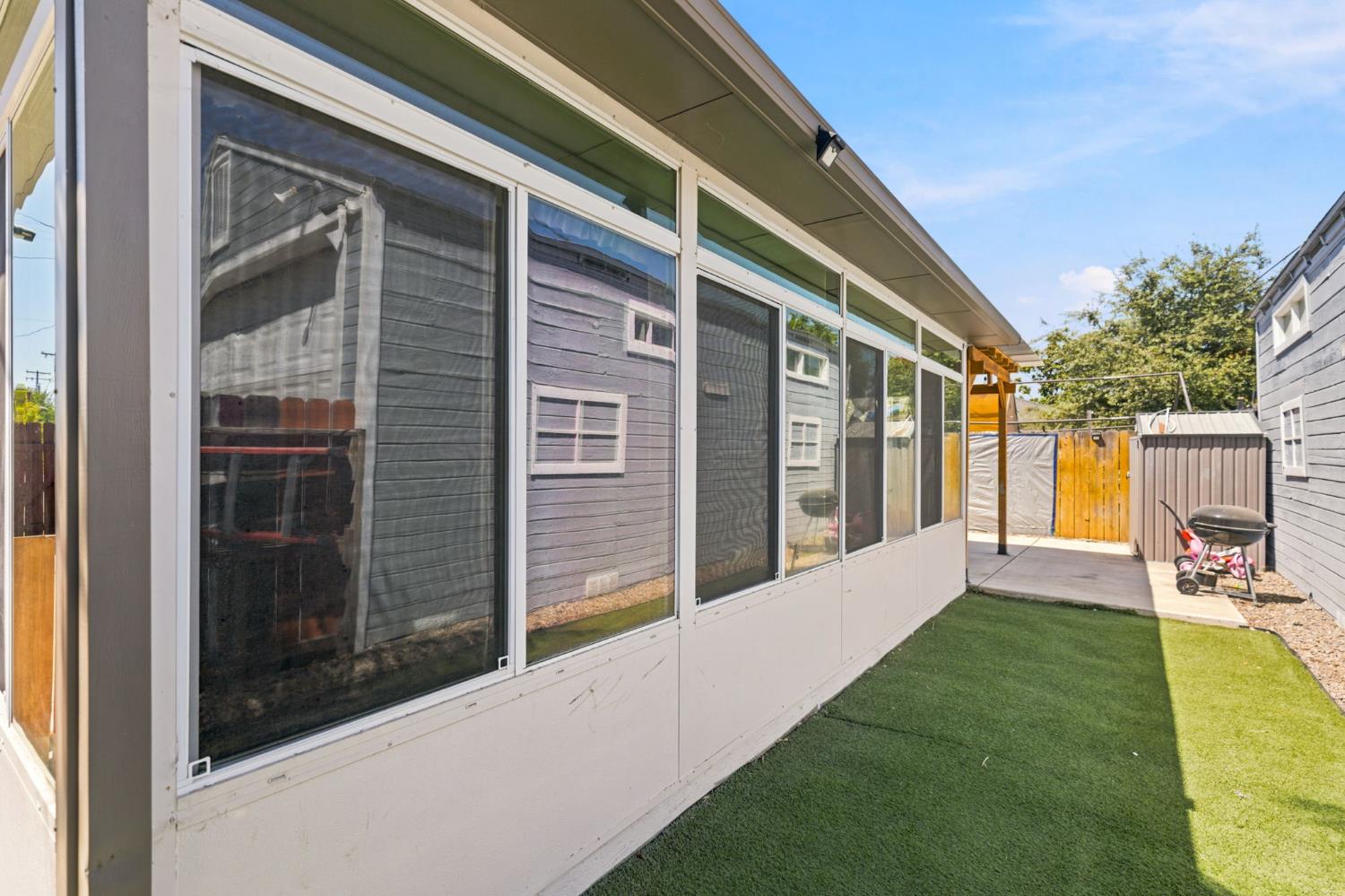 521 Oregon St St, Manteca, CA 95337