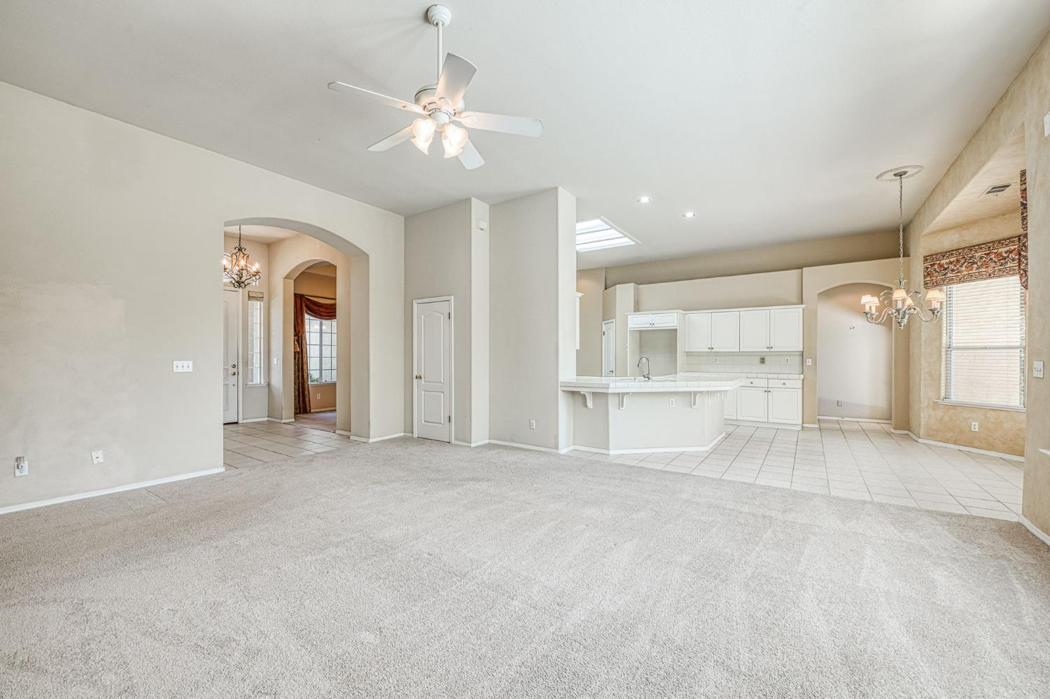 524 W Muncie, Clovis, CA 93619