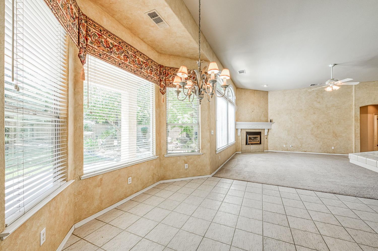 524 W Muncie, Clovis, CA 93619