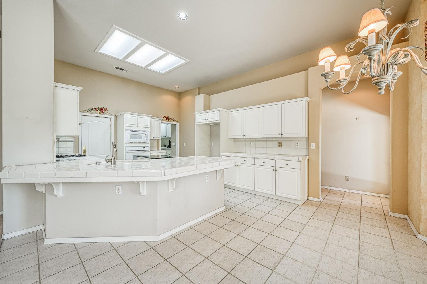 524 W Muncie, Clovis, CA 93619