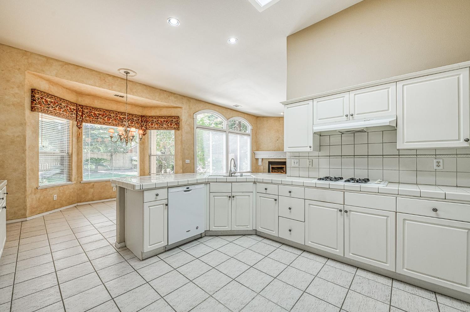 524 W Muncie, Clovis, CA 93619