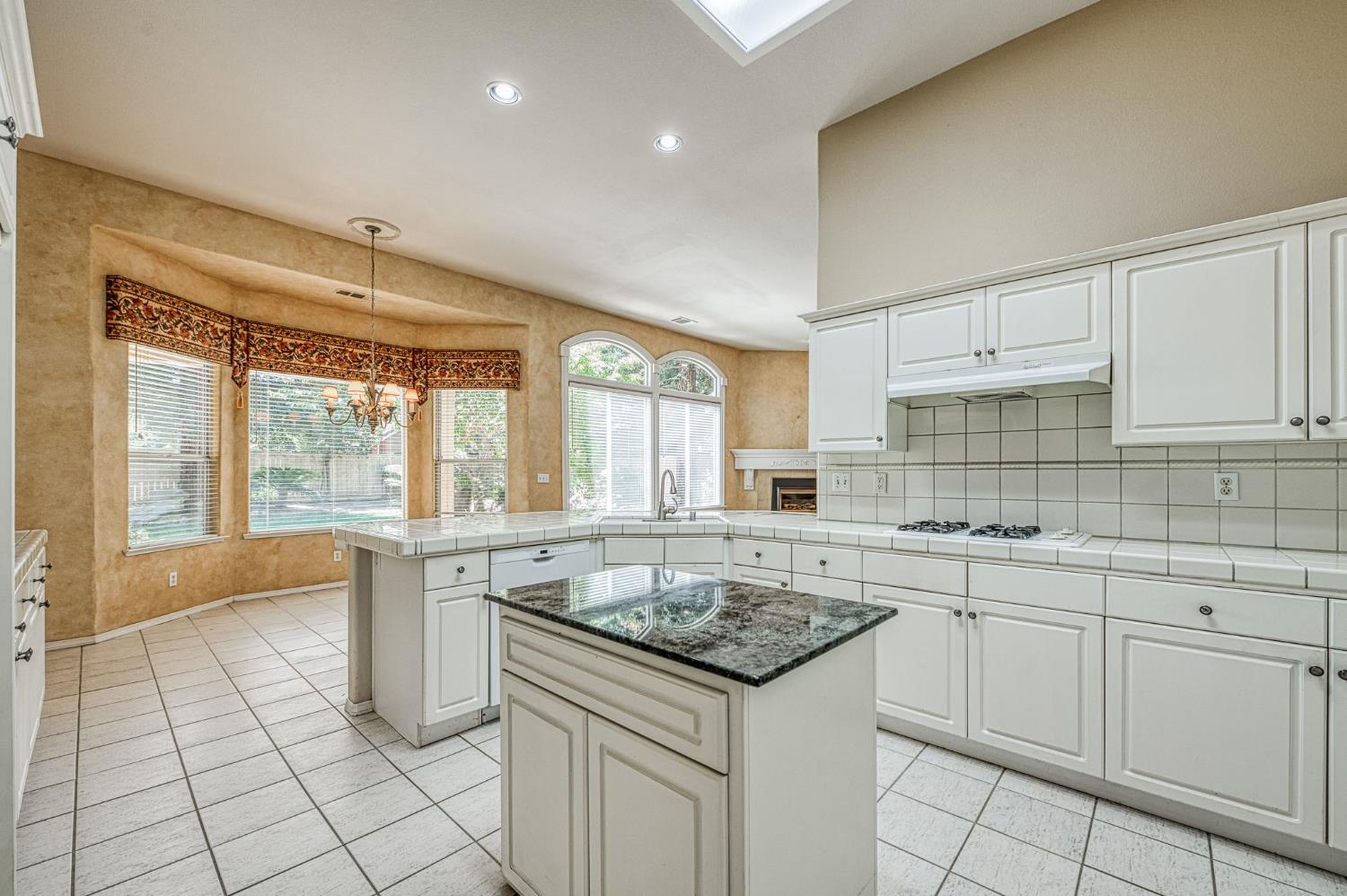 524 W Muncie, Clovis, CA 93619