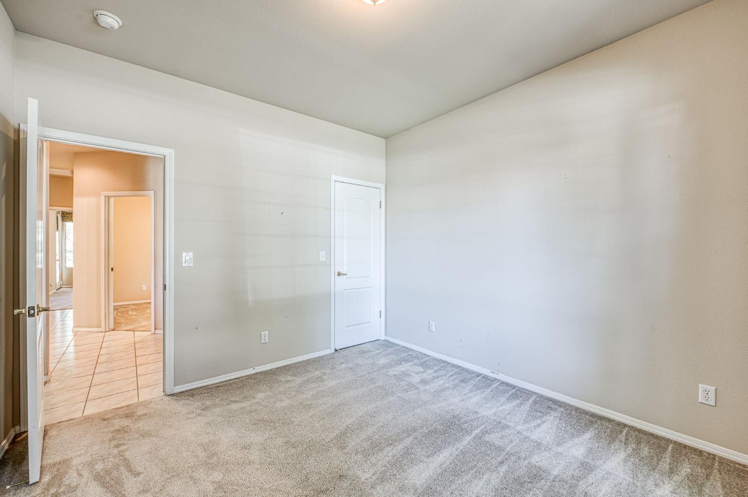 524 W Muncie, Clovis, CA 93619