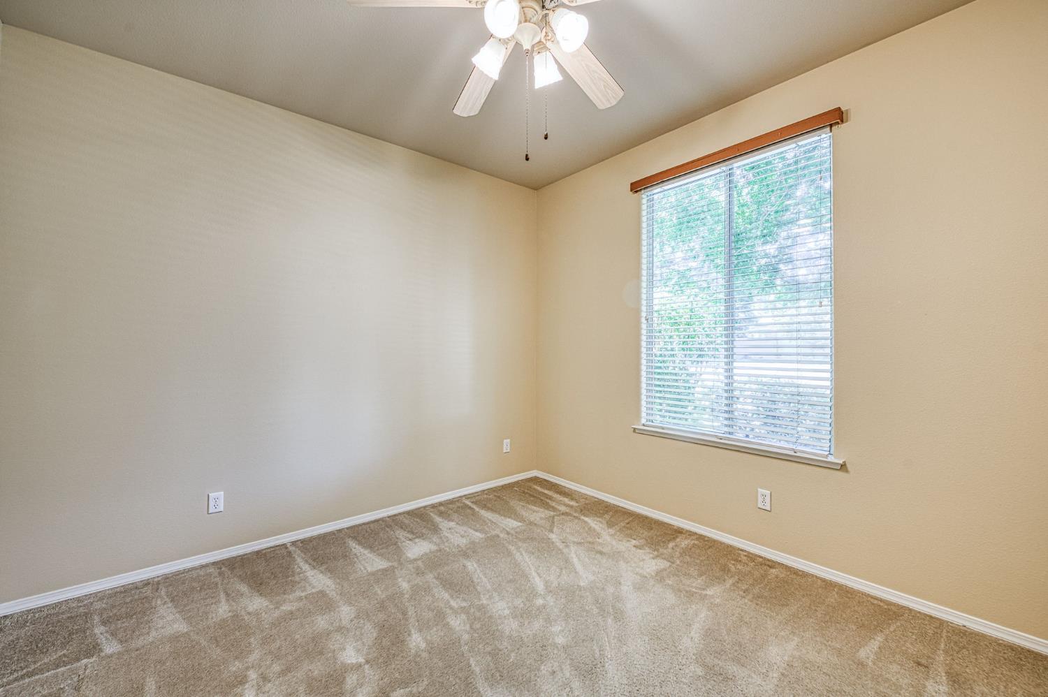 524 W Muncie, Clovis, CA 93619