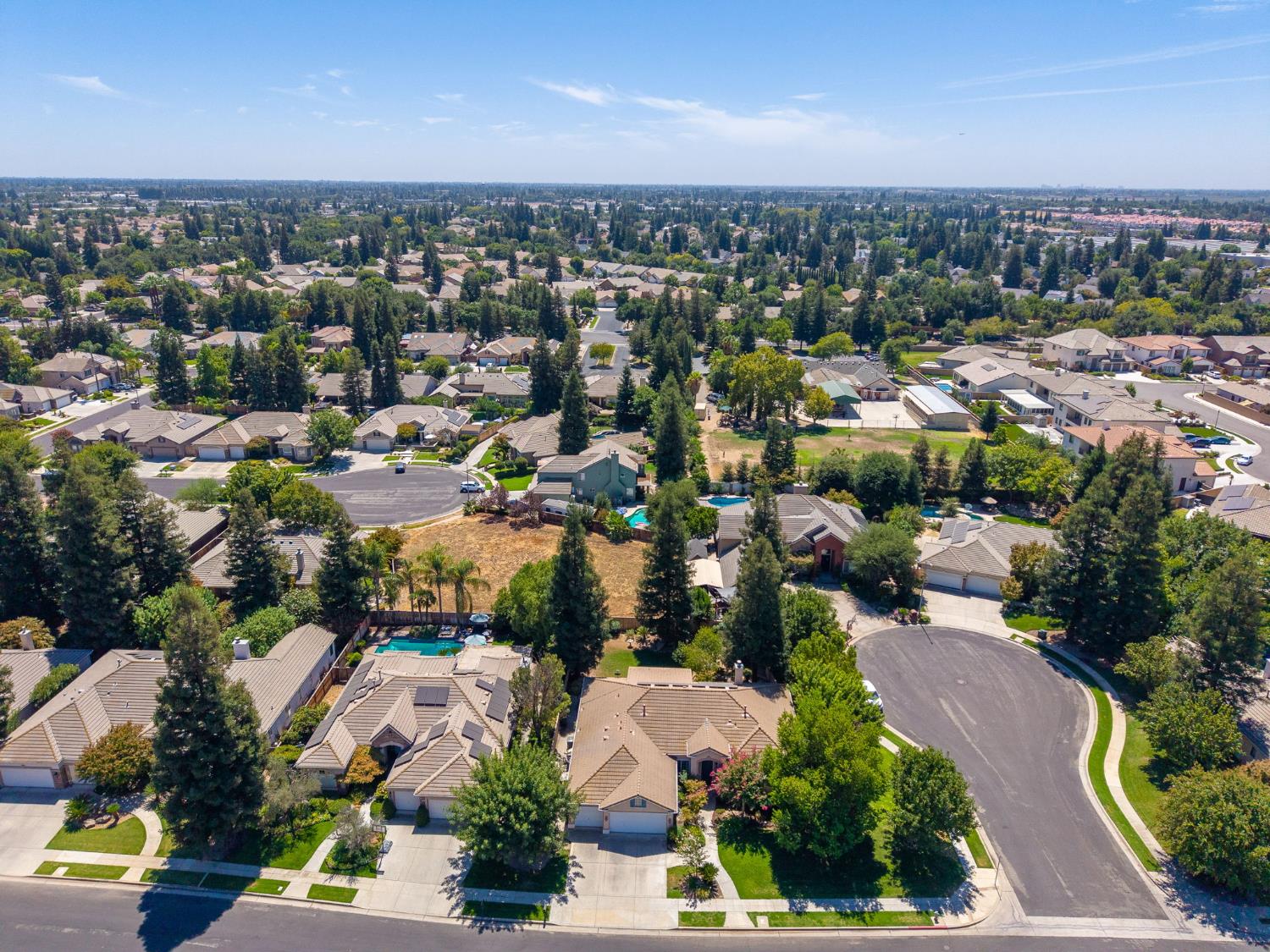 524 W Muncie, Clovis, CA 93619