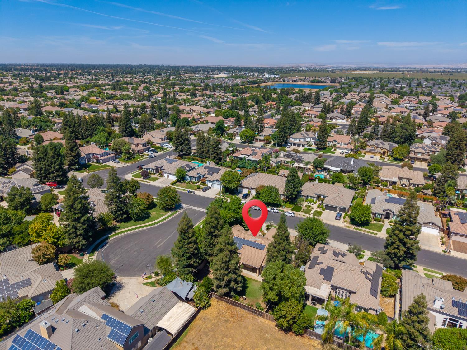 524 W Muncie, Clovis, CA 93619
