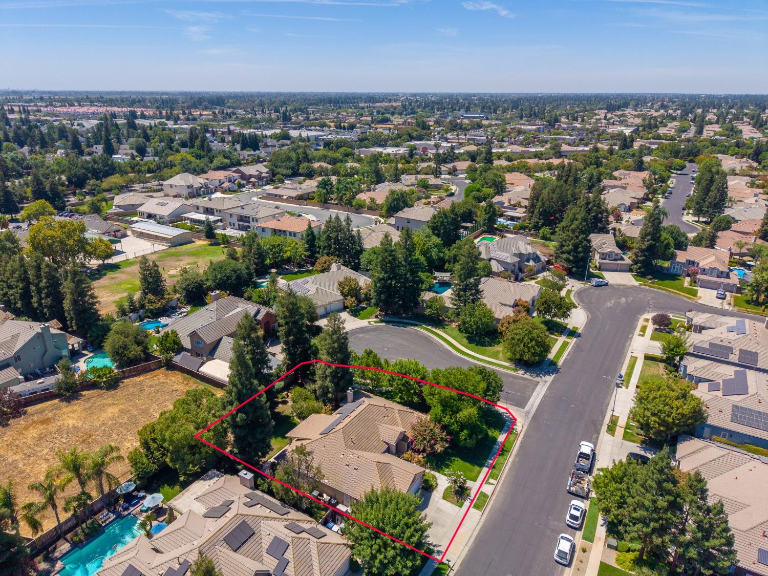 524 W Muncie, Clovis, CA 93619